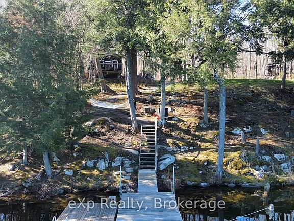 3rd image of 265 Meadowland Rd