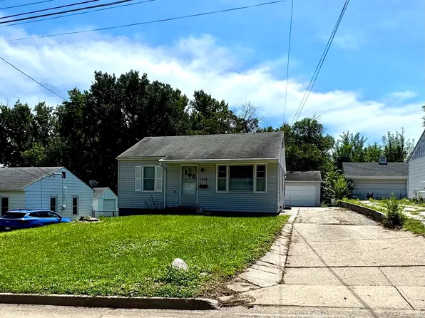 1334 Wade St, Des Moines, IA 50315