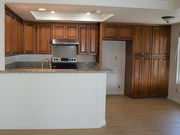 3rd image of 4325 Ironwood Dr