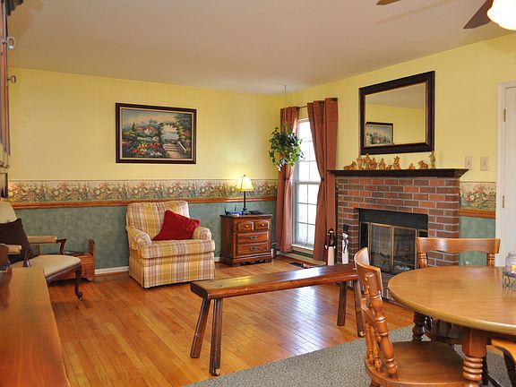 5th image of 601 Bournemouth Ct