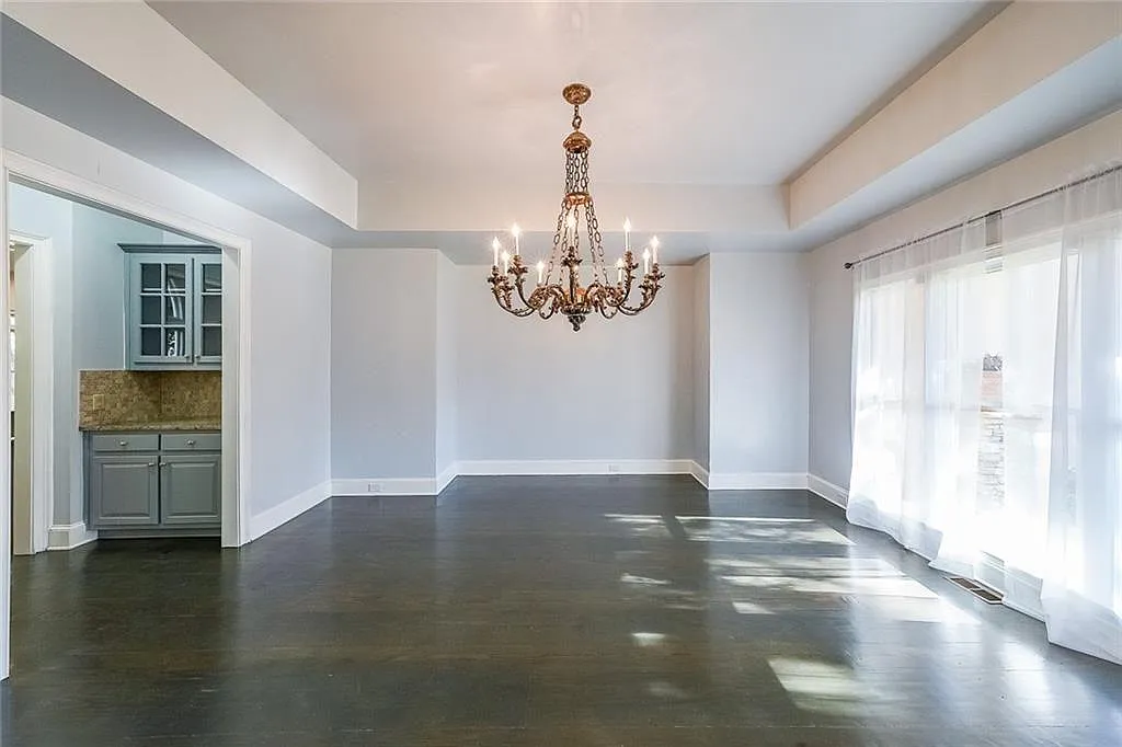 5 bed, 8.0 bath, 8103 sqft, $6,000 — Photo 3