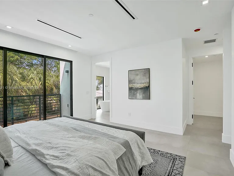 1825 NE 26th Ave — Photo 48