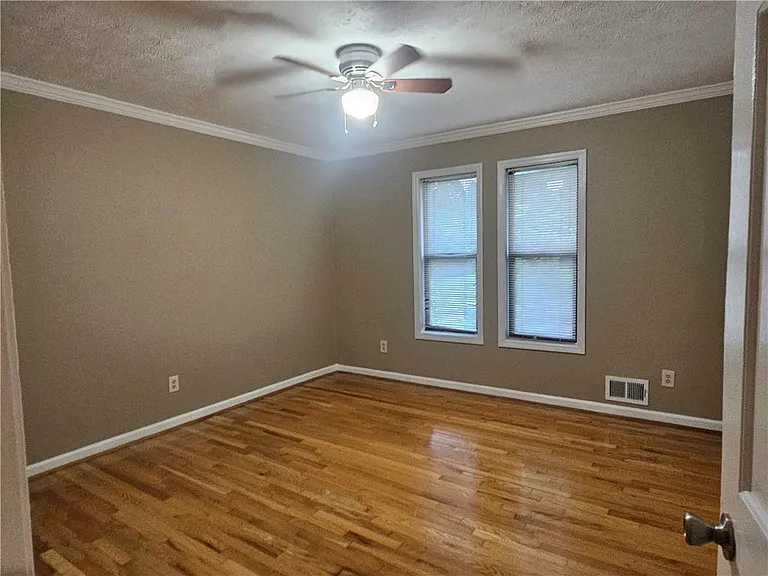 395 Monivea Ln — Photo 18