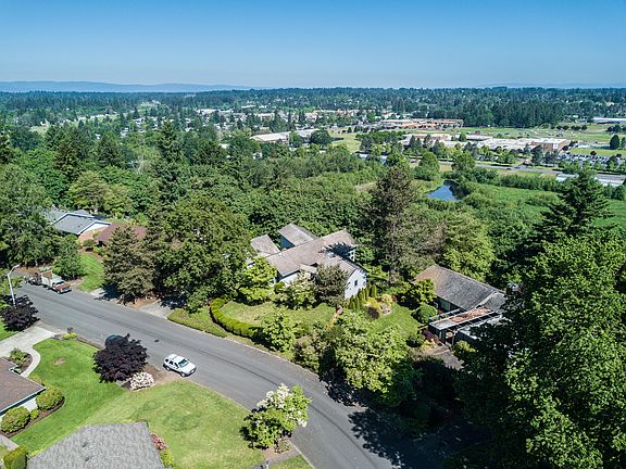 5th image of 5820 Montana Ln