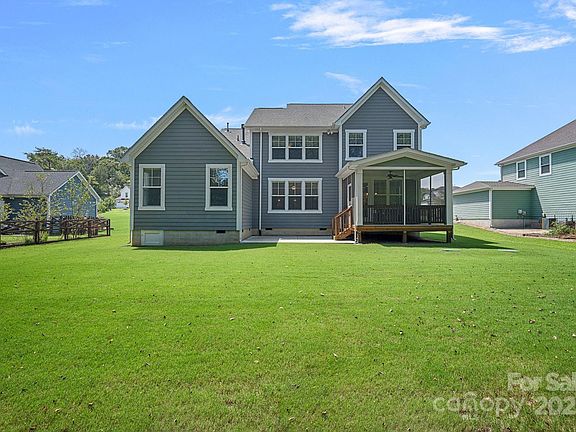 5th image of 134 Country Lake Dr