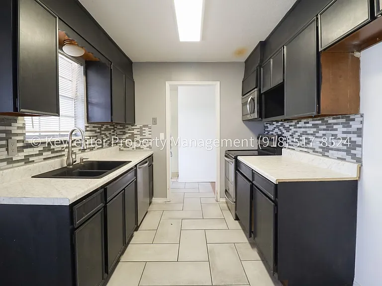 12804 E 13th St — Photo 8