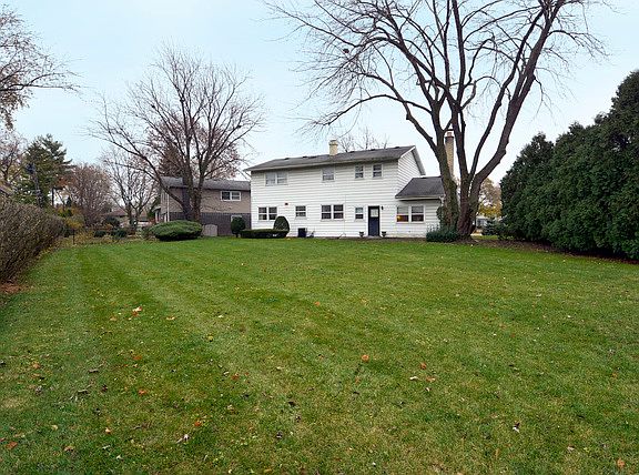 2nd image of 908 N Ironwood Pl