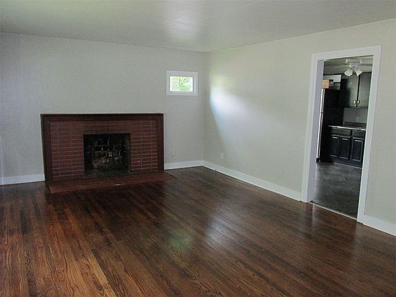 4th image of 1700 Glendale Dr