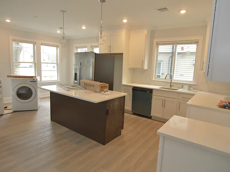 100 Brooks St — Photo 7