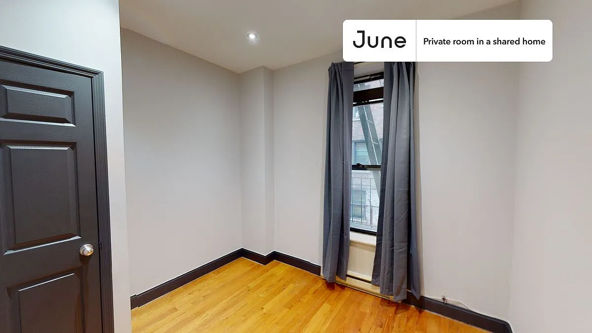 Full bedroom in 3 bed/1 bath home in Upper West Side #756 C — Photo 3