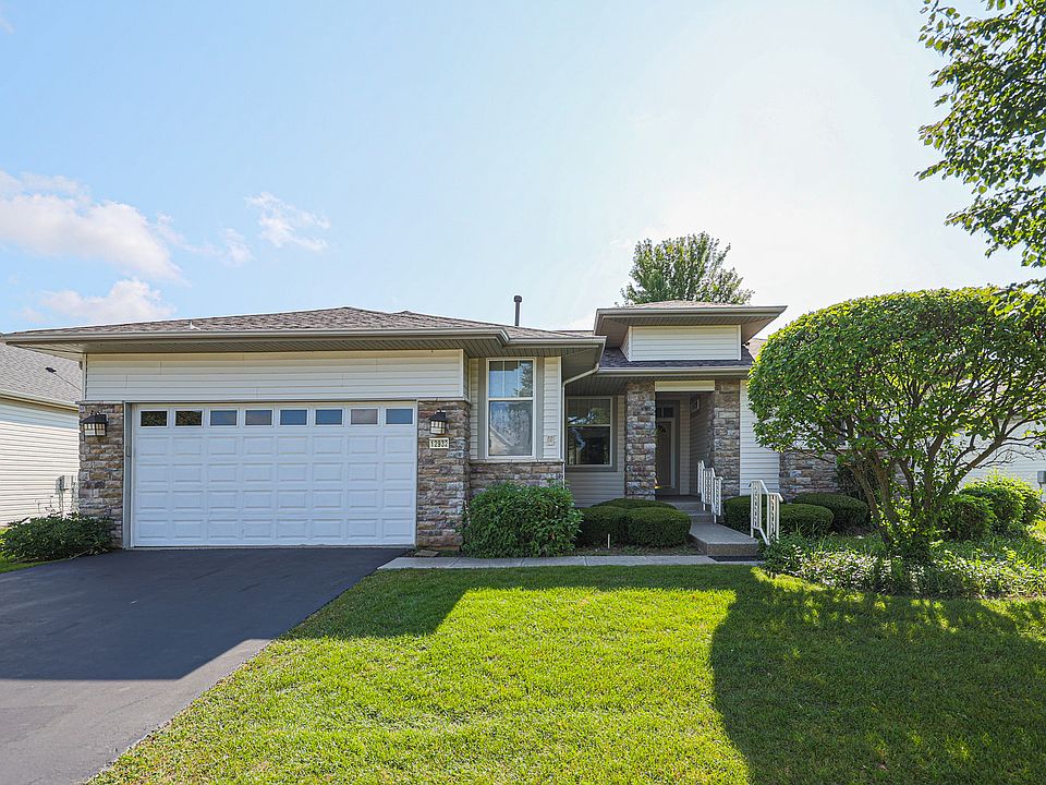 1st image of 12932 Applewood Dr