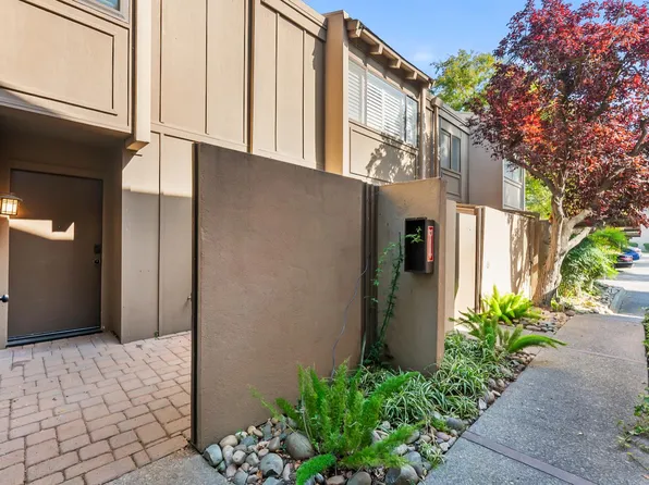709 Woodside Ln E Unit 2, Sacramento, CA 95825