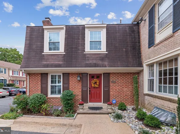3008 Federal Hill Dr, Falls Church, VA 22044