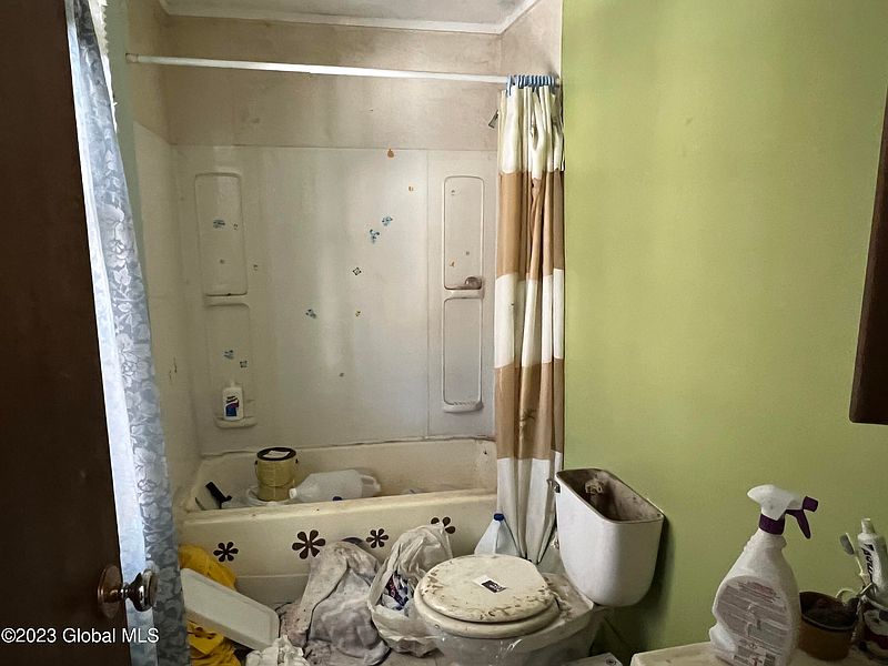 5th image of 1039 E River Drive
