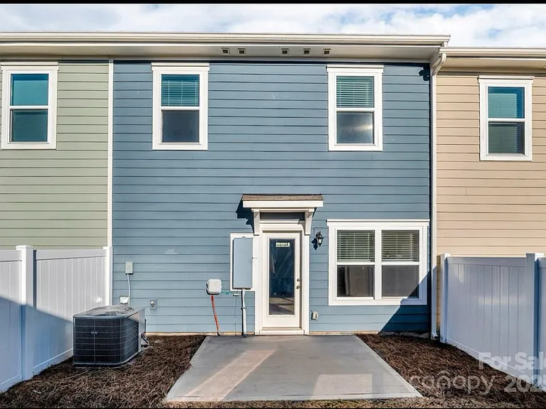 638 Sagecroft Ln #43 — Photo 16
