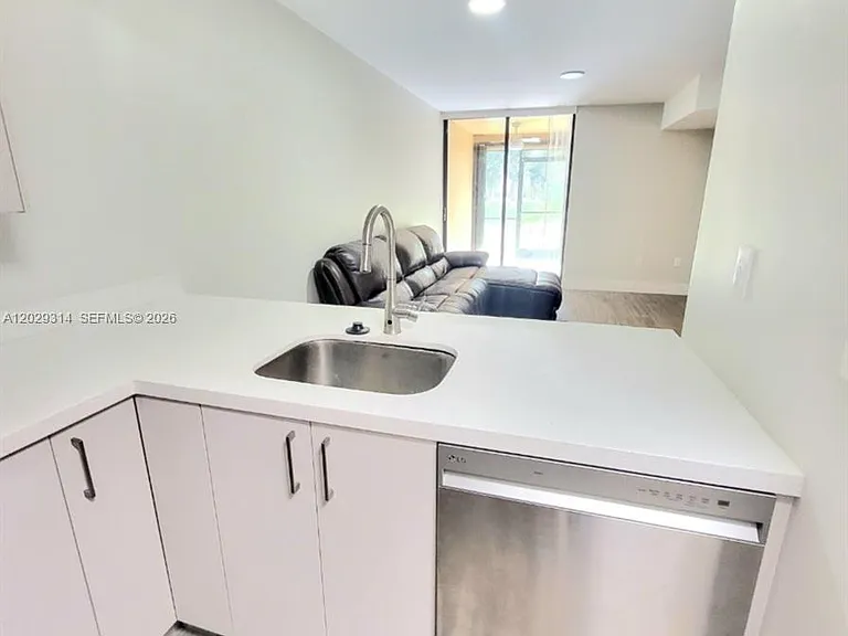 15495 Miami Lakeway N #1054 — Photo 6