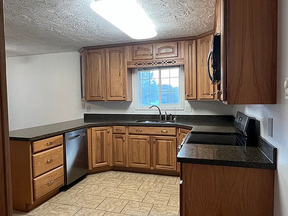 5th image of 2051 Hughes Dr