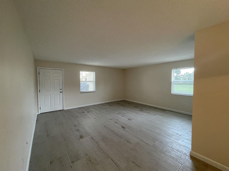 1st image of 544 SW 35th St #16795671