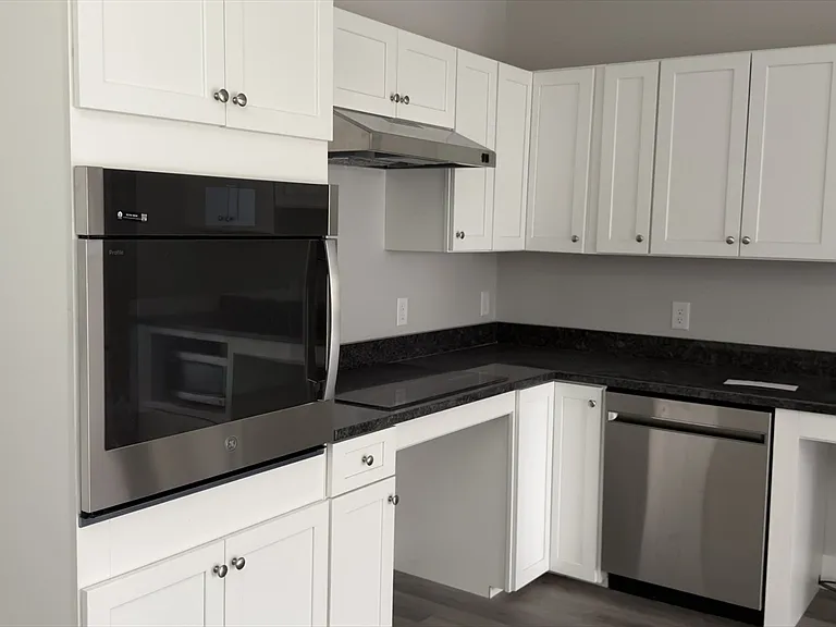 251 Sladen St #105 — Photo 11