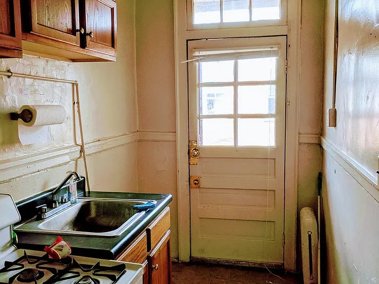 1128 W. Grace St.* — Photo 91