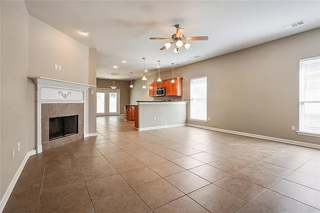 829 Fay St — Photo 2