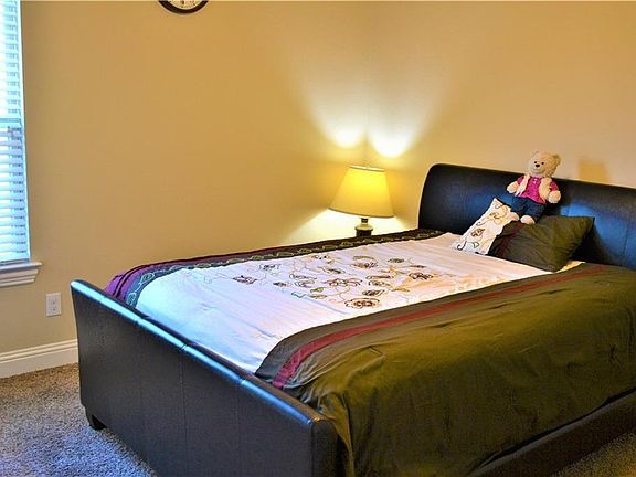 4th image of 10700 Fort Davis Pl