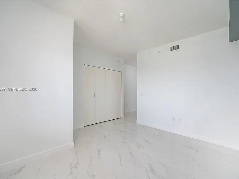 700 NE 24th St #2502 — Photo 20