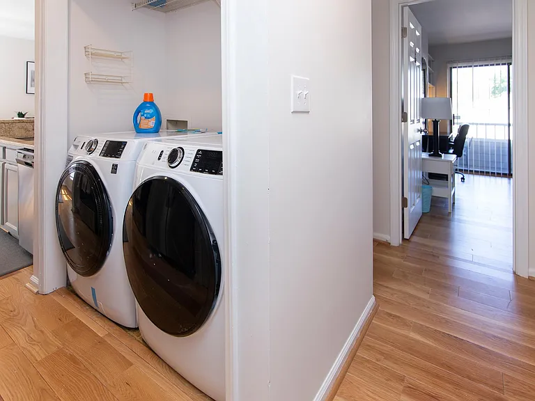212 W 10th St #17 — Photo 9
