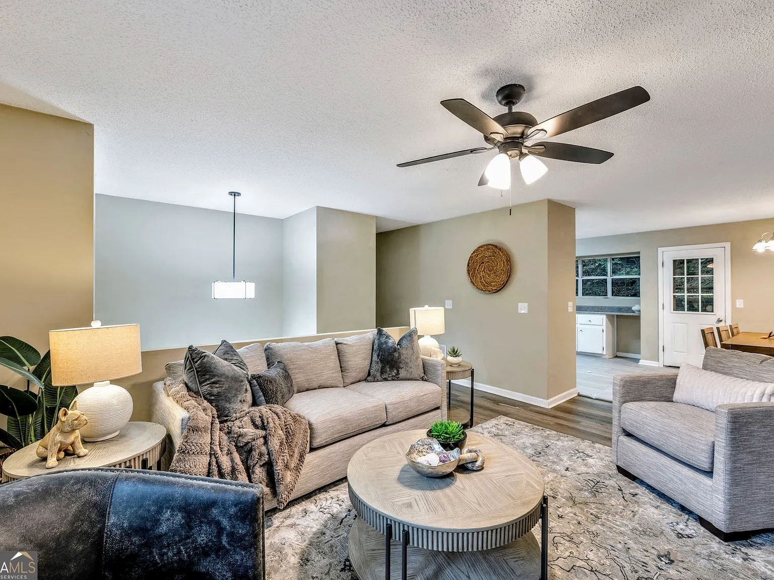 4 bed, 2.0 bath, 1750 sqft, $4,550 — Photo 3