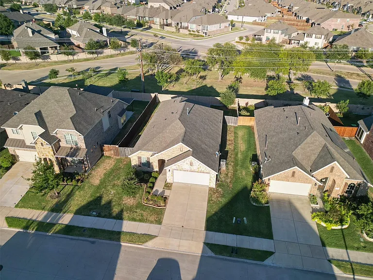 1409 Freesia Dr — Photo 19