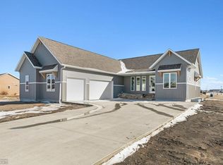 1059 50th Ave W, West Fargo, ND 58078