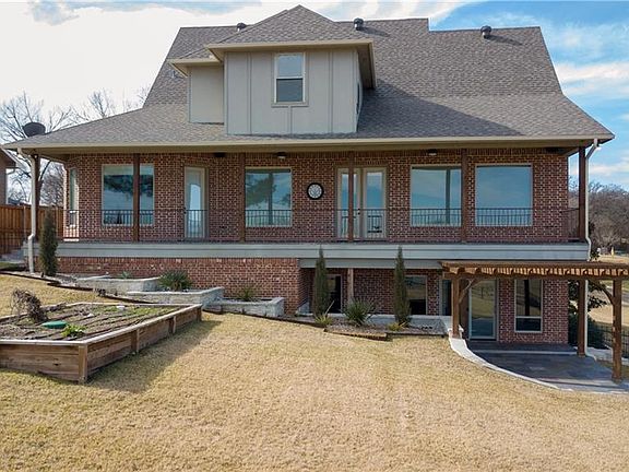 2nd image of 417 Kiowa Dr W