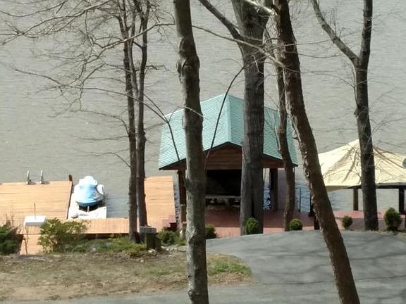 Awesome dock with Lift