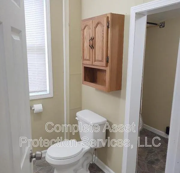 306 Cable St — Photo 5