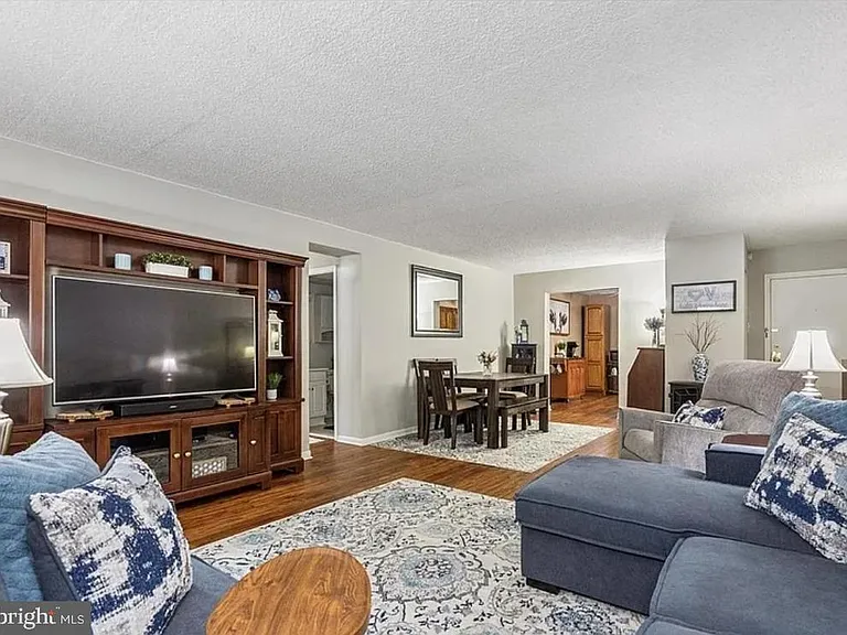 400 Glendale Rd #B-13 — Photo 7