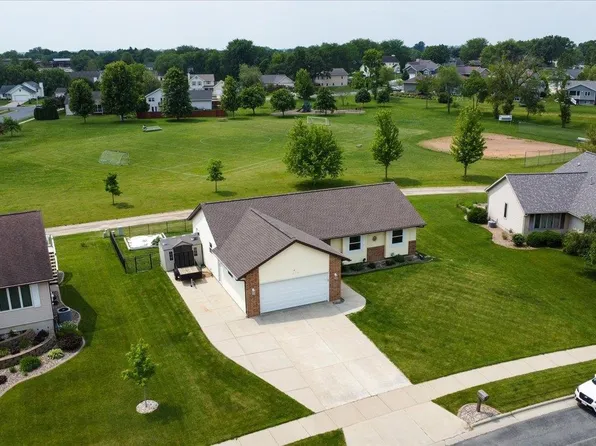 830 Violet Ln, Oregon, WI 53575