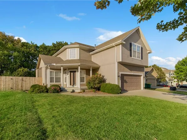 12222 Pebble Beach Dr, Kansas City, KS 66109