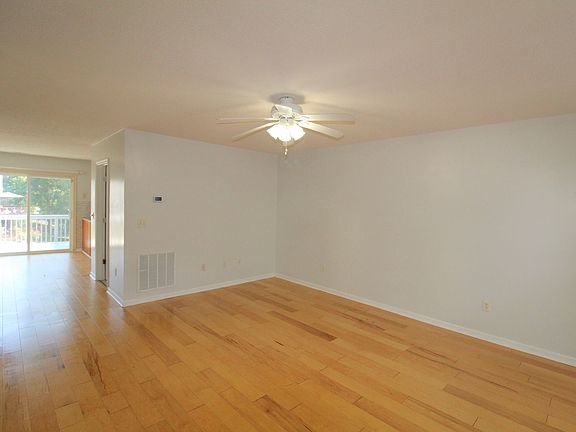 2nd image of 869 Camelot Ln