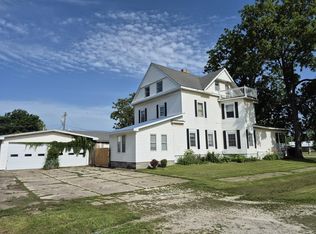 104 W 6th St, Queen City, MO 63561
