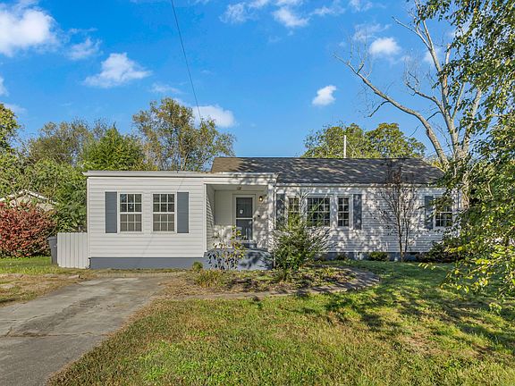 2nd image of 303 Canterbury Dr