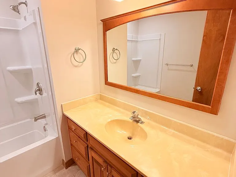 1182 E Evans St — Photo 23