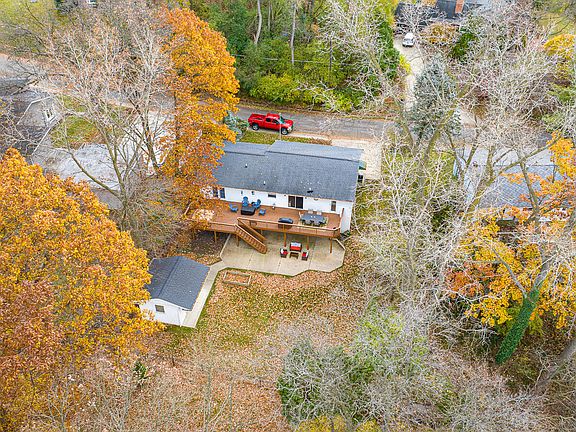 2nd image of 1010 Oakridge Dr