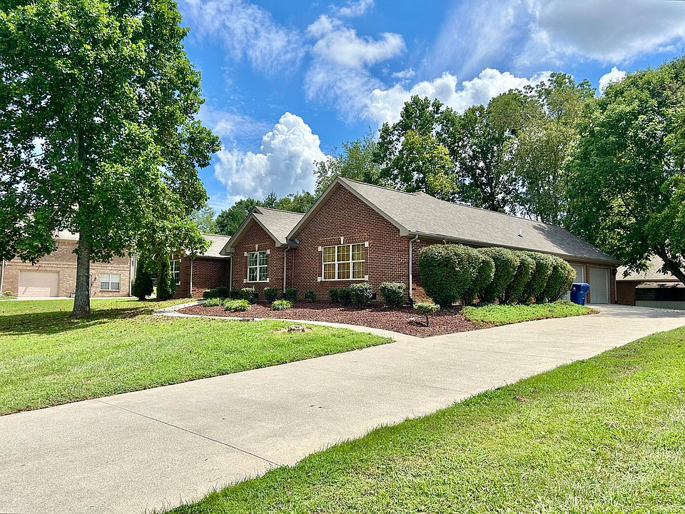 1st image of 182 Lake Forest Dr