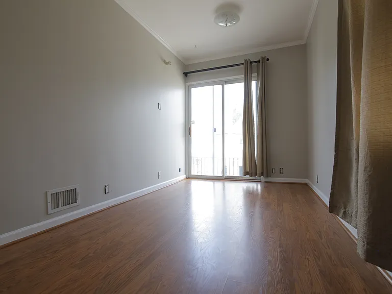 92 Peter St #2 — Photo 15
