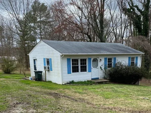 121 Central St, Brookneal, VA 24528