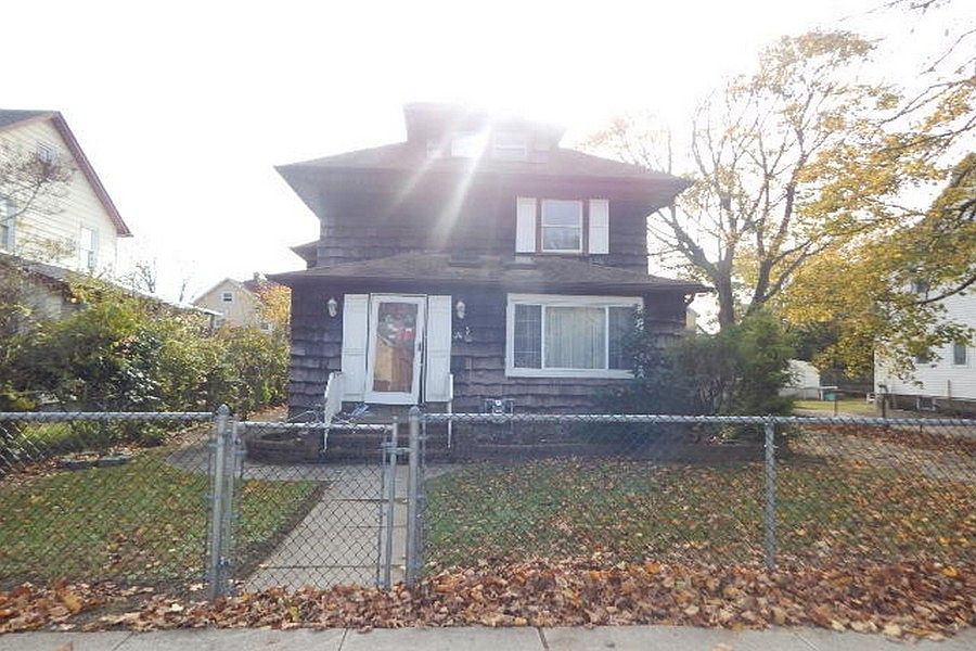 1st image of 26 Jefferson Ave