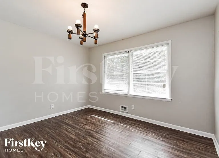 2032 Twin Falls Rd — Photo 6