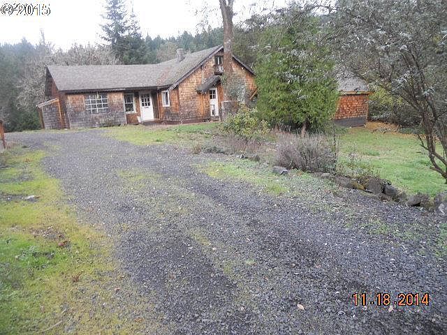 2nd image of 2425 Upper Smith River Rd