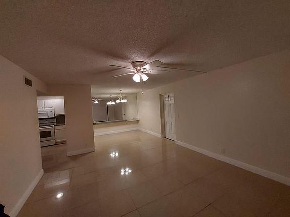 3rd image of 201 Foxtail Dr APT G1