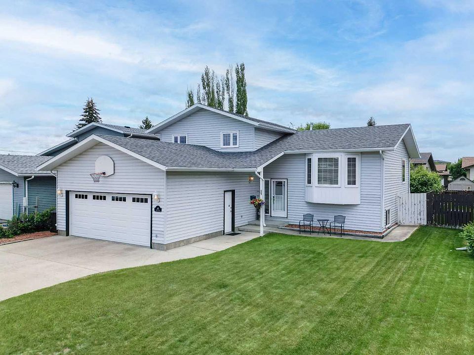 1st image of 44 Huget Cres